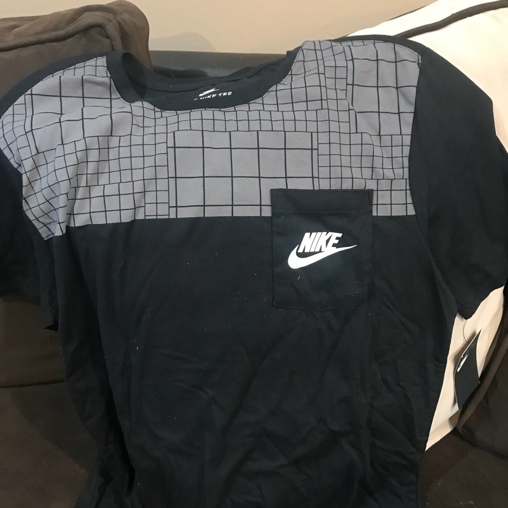 Nike tee